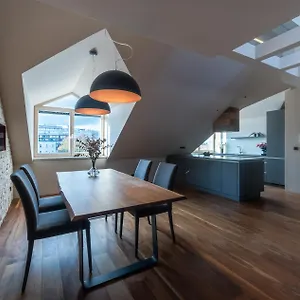  Apartment Authentic